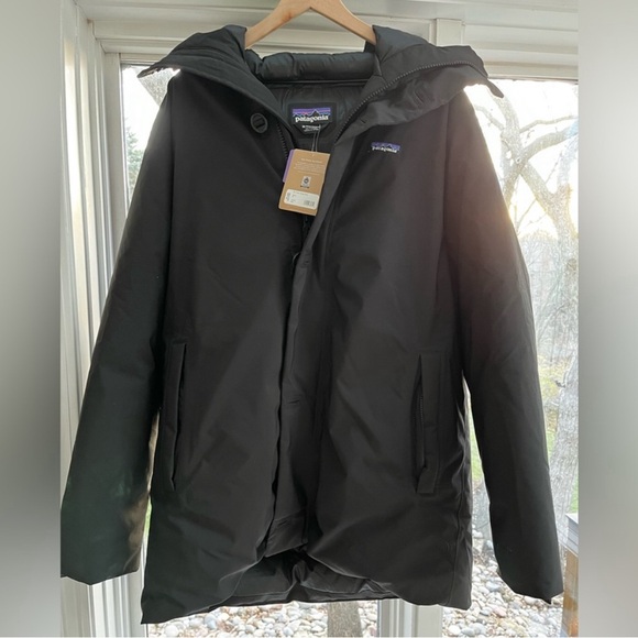 Patagonia men's Frozen Range Parka - Picture 2 of 5